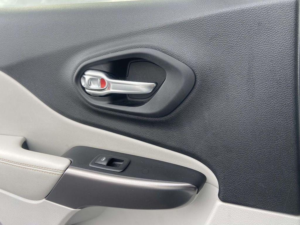 used 2020 Jeep Cherokee car, priced at $11,959