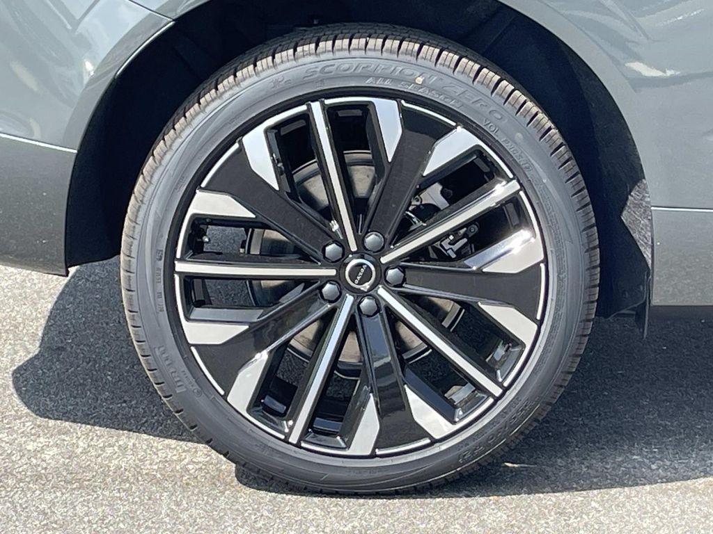 new 2026 Volvo XC60 Plug-In Hybrid car, priced at $76,820