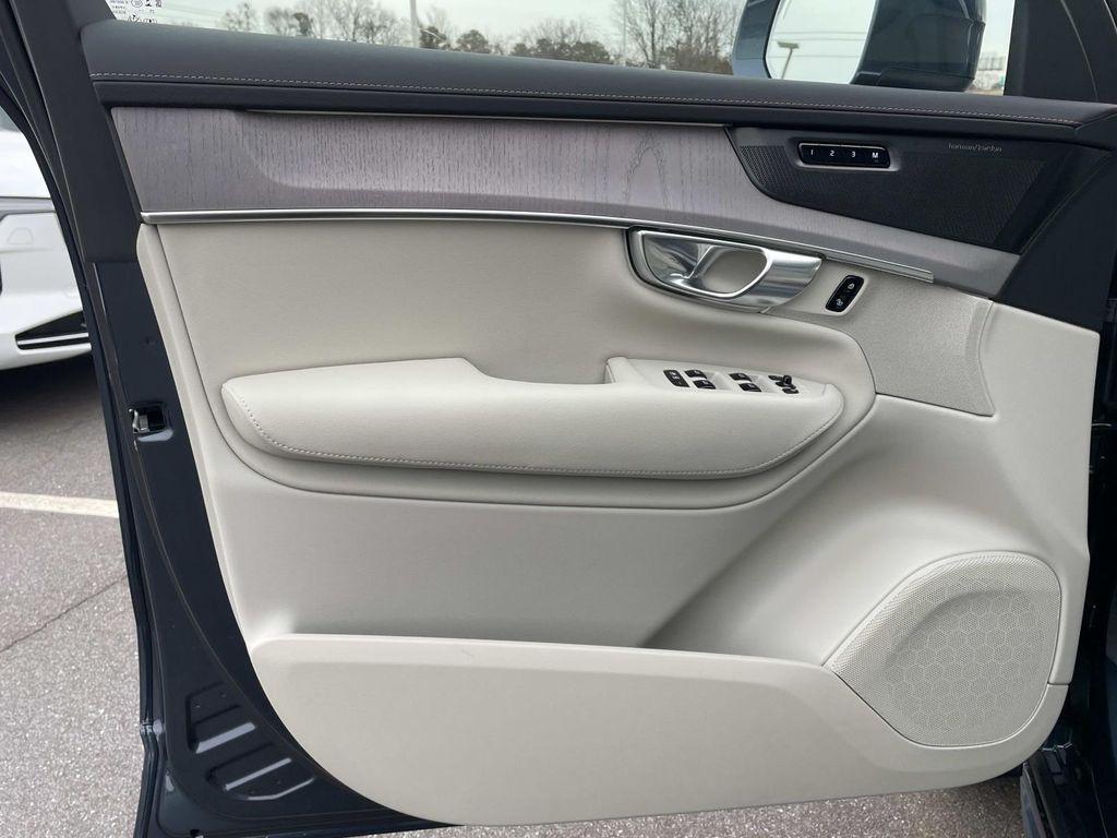 new 2026 Volvo XC90 Plug-In Hybrid car, priced at $85,745