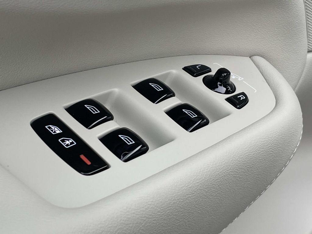 new 2026 Volvo XC90 Plug-In Hybrid car, priced at $85,745