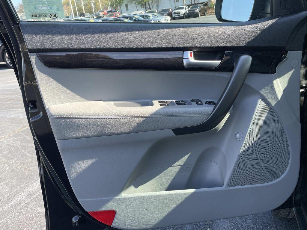 used 2014 Kia Sorento car, priced at $8,499