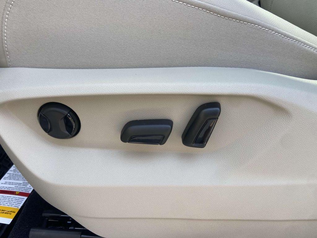 new 2026 Volkswagen Atlas car, priced at $45,297