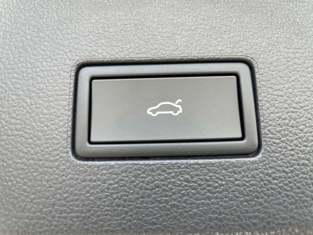 new 2026 Volkswagen Atlas car, priced at $55,570