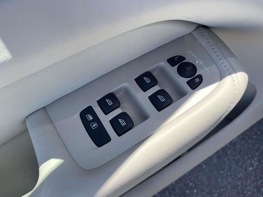 new 2026 Volvo XC60 Plug-In Hybrid car, priced at $75,805