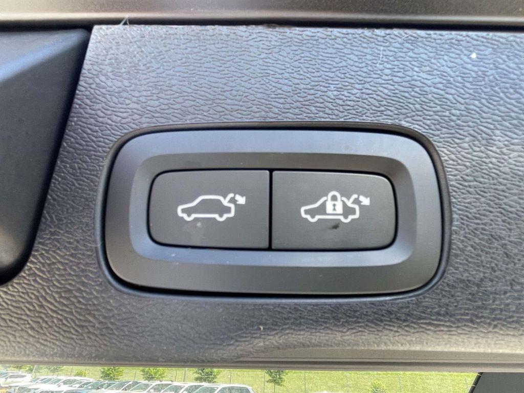 new 2026 Volvo XC60 Plug-In Hybrid car, priced at $75,805