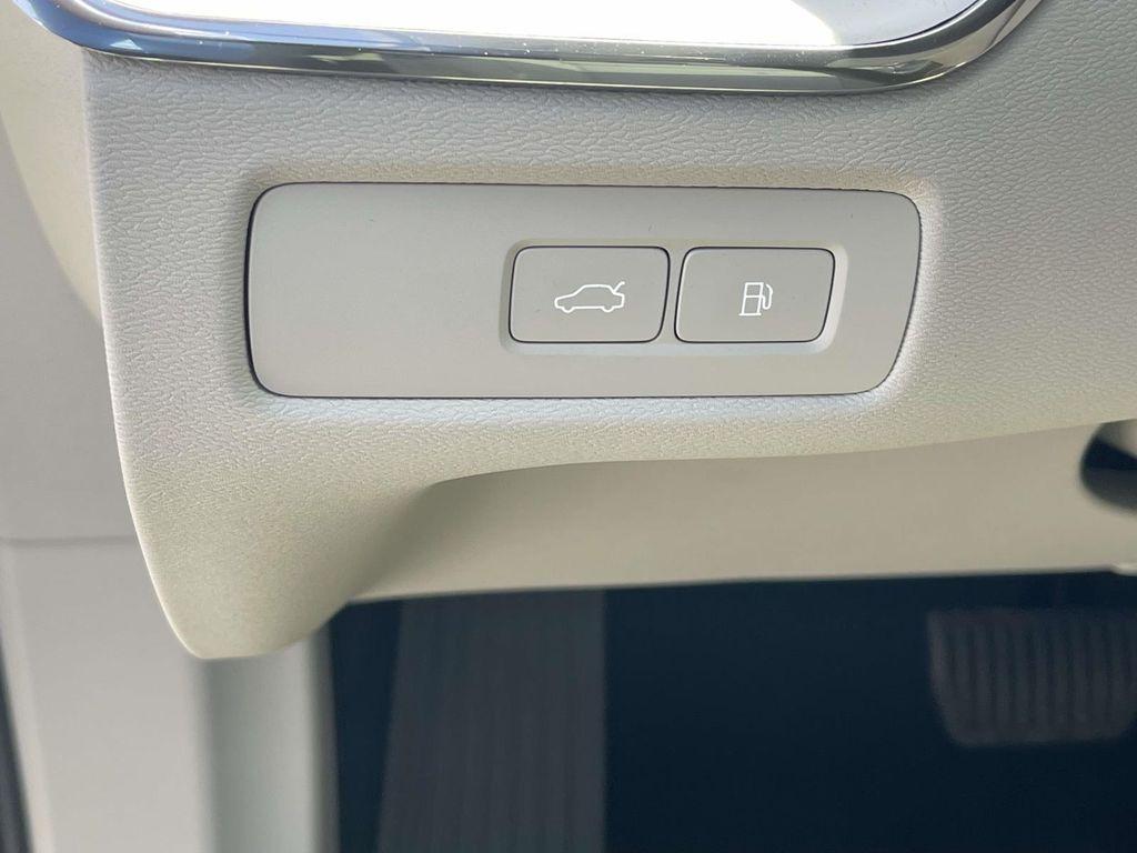 new 2026 Volvo XC60 Plug-In Hybrid car, priced at $75,805