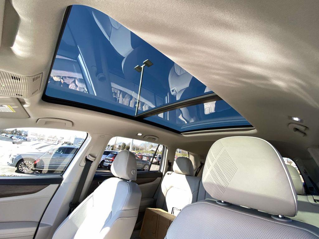 new 2026 Volkswagen Atlas car, priced at $57,344