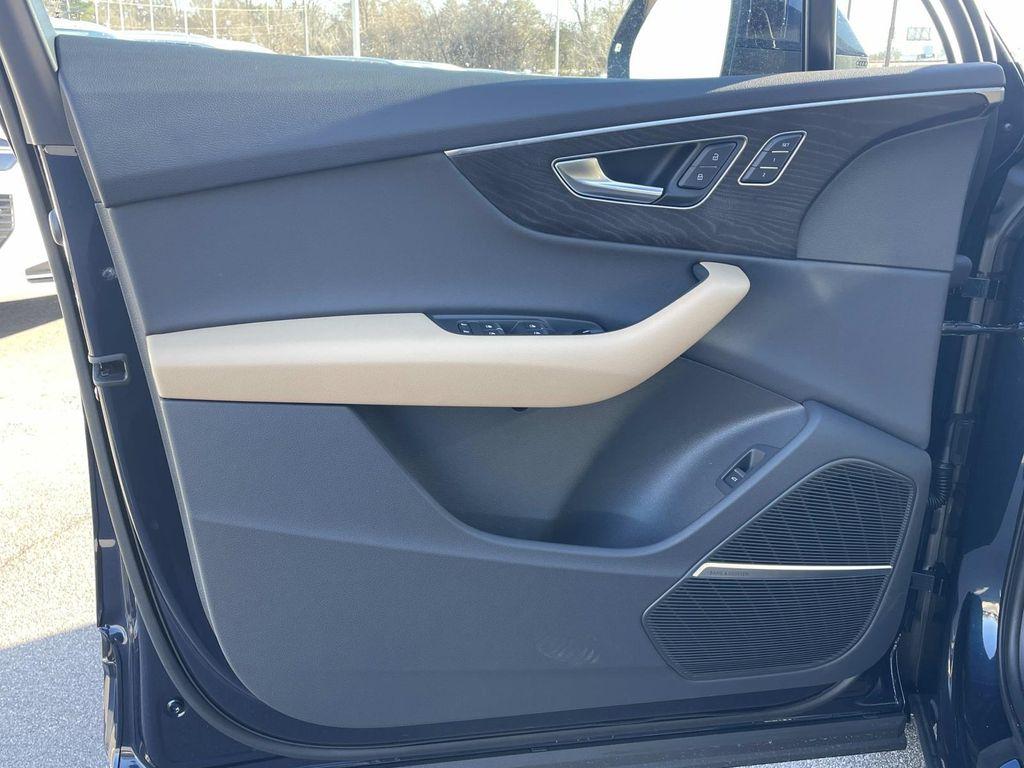 new 2026 Audi Q7 car, priced at $72,045