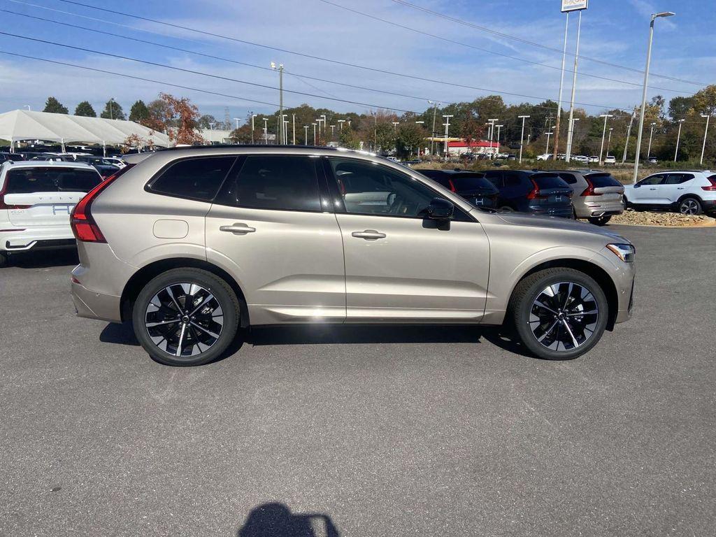 new 2026 Volvo XC60 car, priced at $57,985
