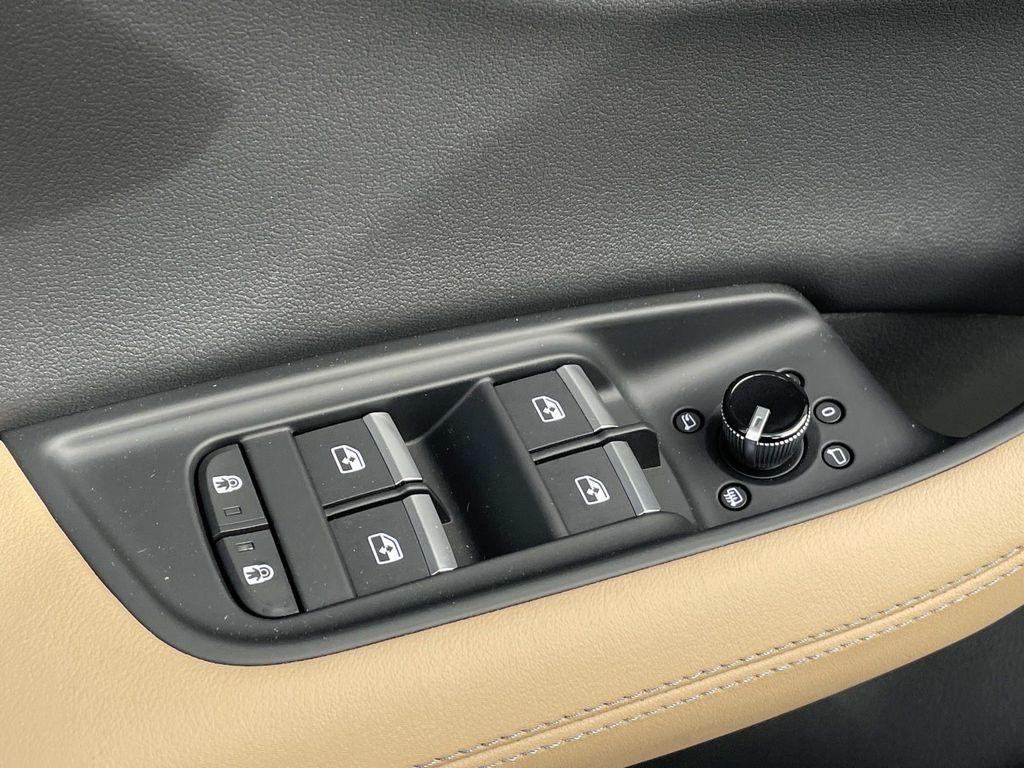 new 2026 Audi Q7 car, priced at $78,295