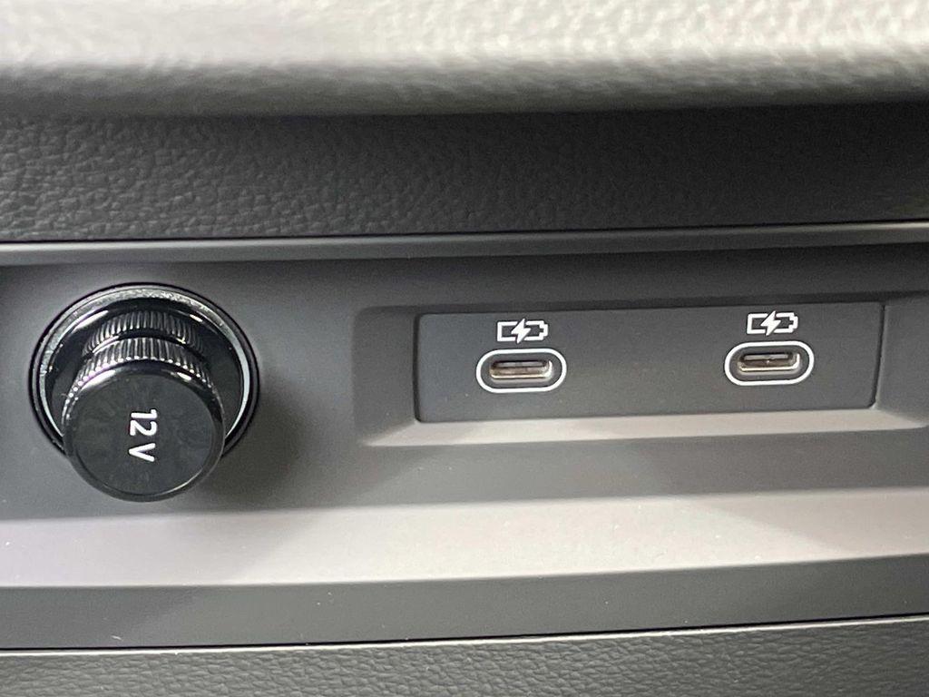 new 2026 Audi Q7 car, priced at $78,295