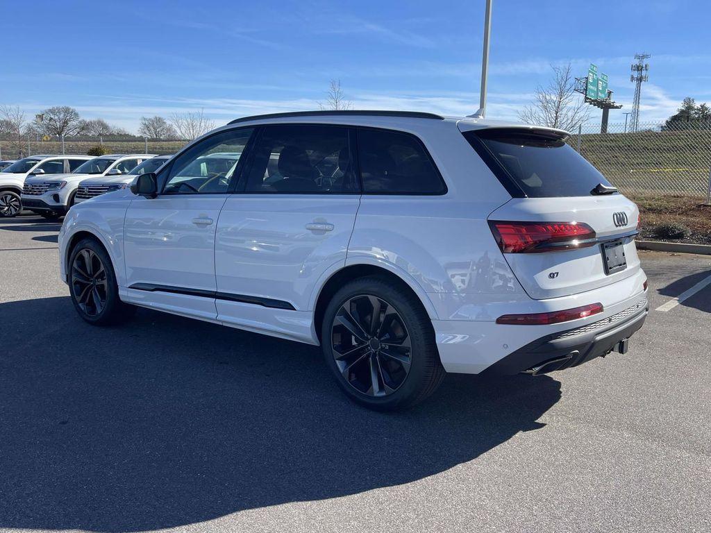new 2026 Audi Q7 car, priced at $79,005