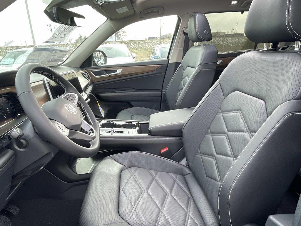 new 2026 Volkswagen Atlas car, priced at $46,701