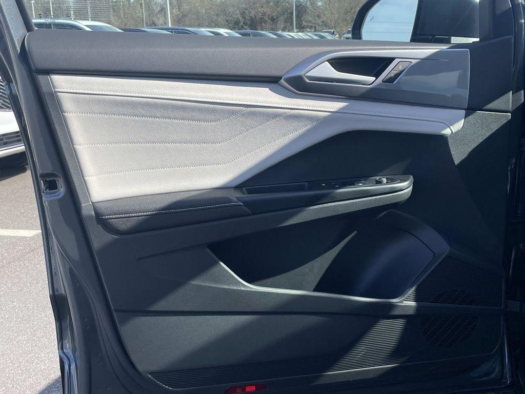 new 2026 Volkswagen Taos car, priced at $38,076