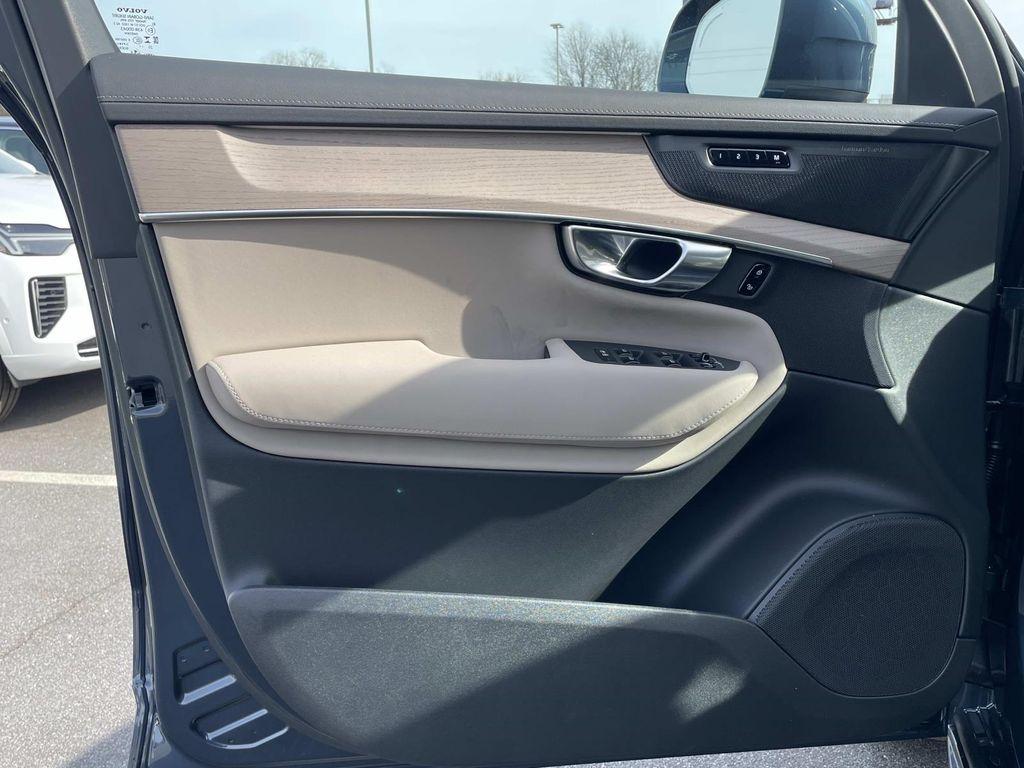 new 2026 Volvo XC90 Plug-In Hybrid car, priced at $85,745