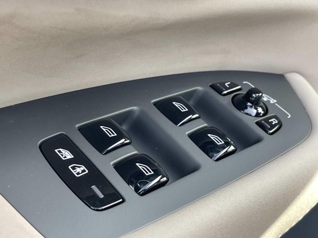 new 2026 Volvo XC90 Plug-In Hybrid car, priced at $85,745