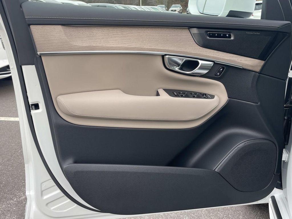 new 2026 Volvo XC90 Plug-In Hybrid car, priced at $88,045