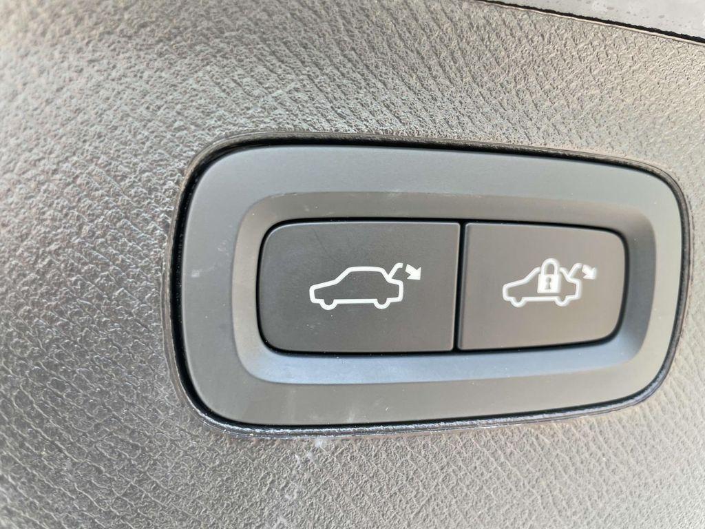 new 2025 Volvo XC90 car, priced at $59,855