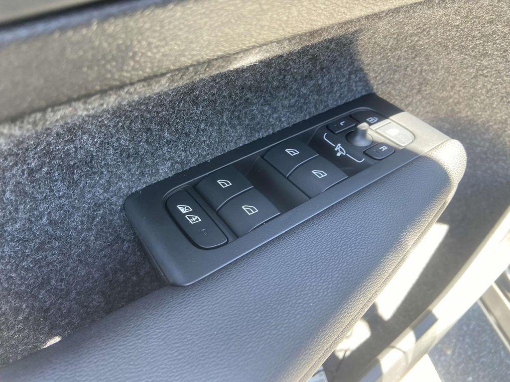 new 2025 Volvo XC40 car, priced at $48,894