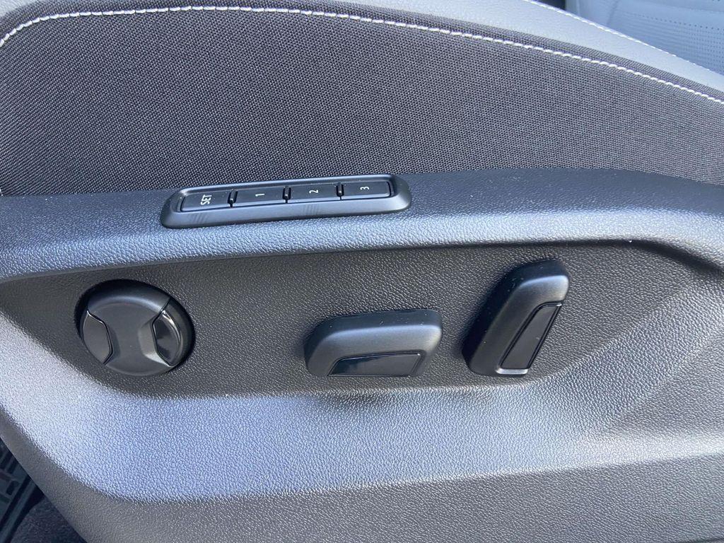 new 2026 Volkswagen Atlas Cross Sport car, priced at $52,786