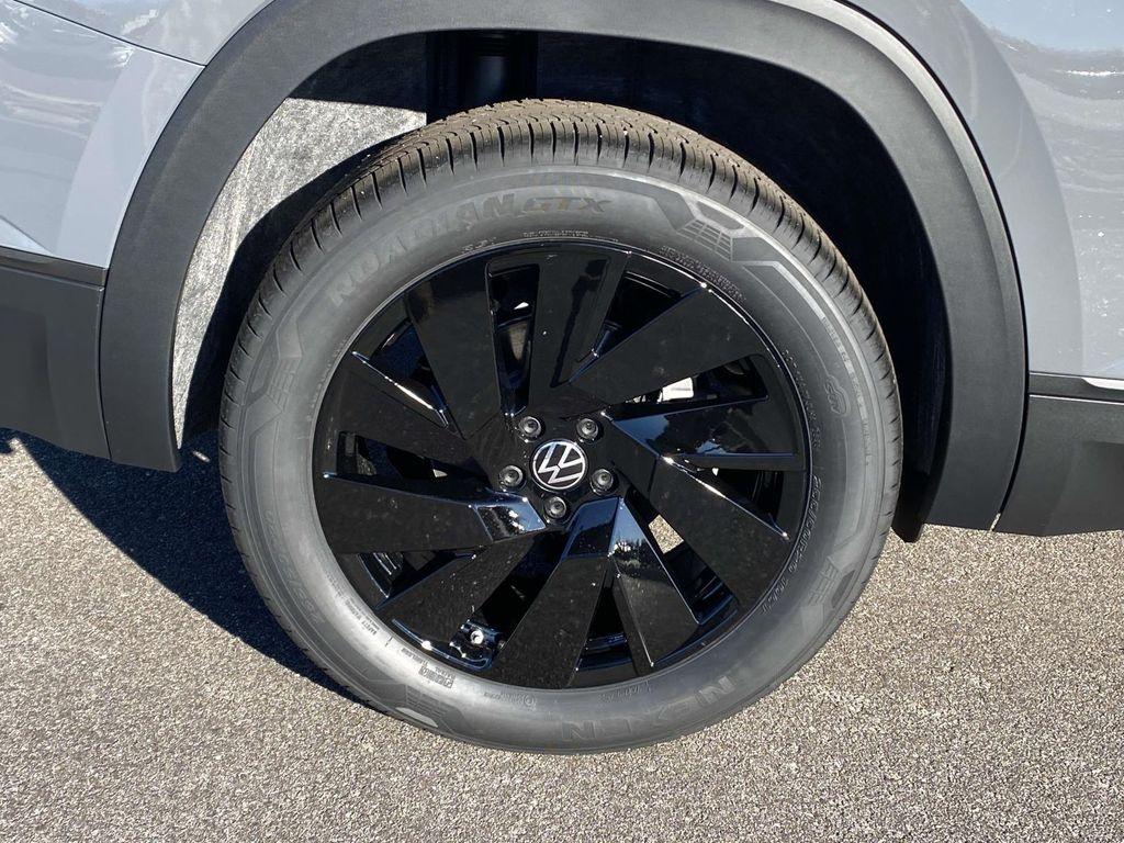 new 2026 Volkswagen Atlas car, priced at $47,751