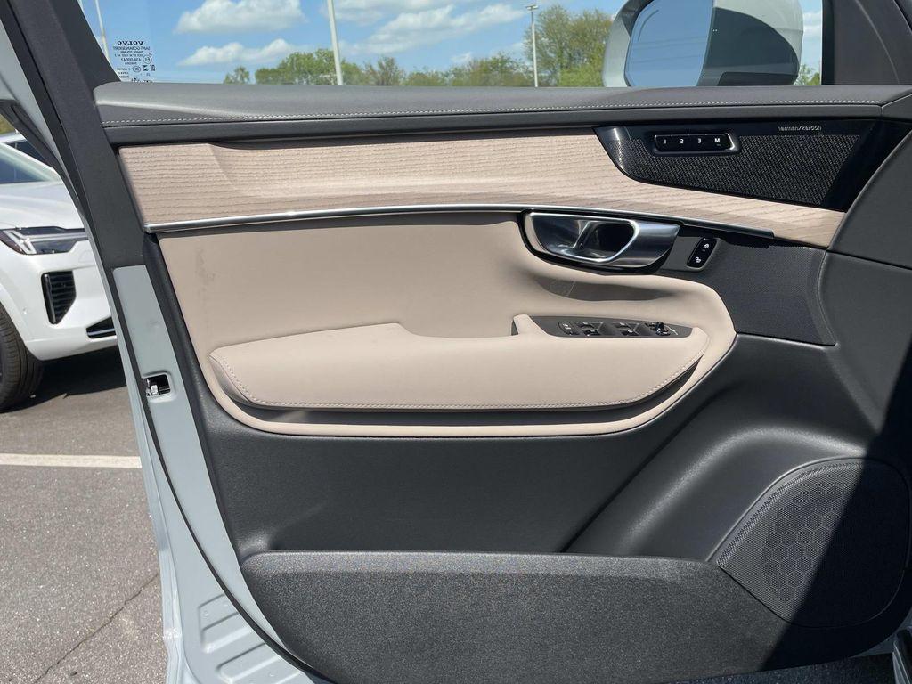 new 2026 Volvo XC90 Plug-In Hybrid car, priced at $81,995