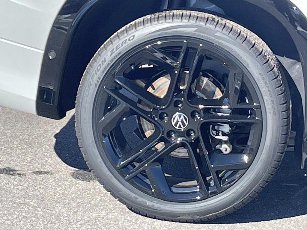 new 2026 Volkswagen Tiguan car, priced at $39,987