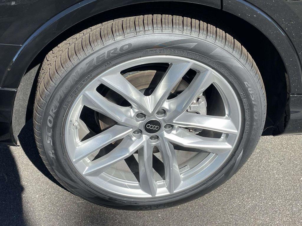 new 2025 Audi Q7 car, priced at $73,996