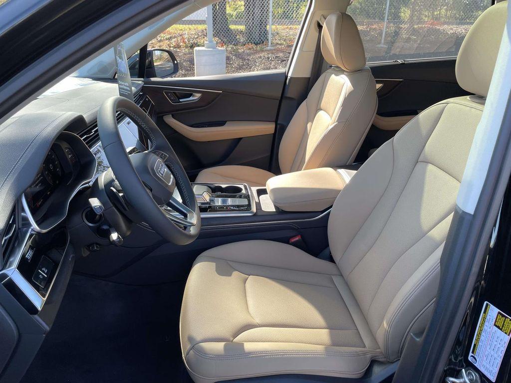 new 2025 Audi Q7 car, priced at $73,996