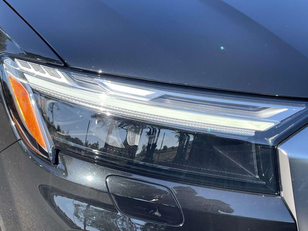 new 2025 Audi Q7 car, priced at $73,996