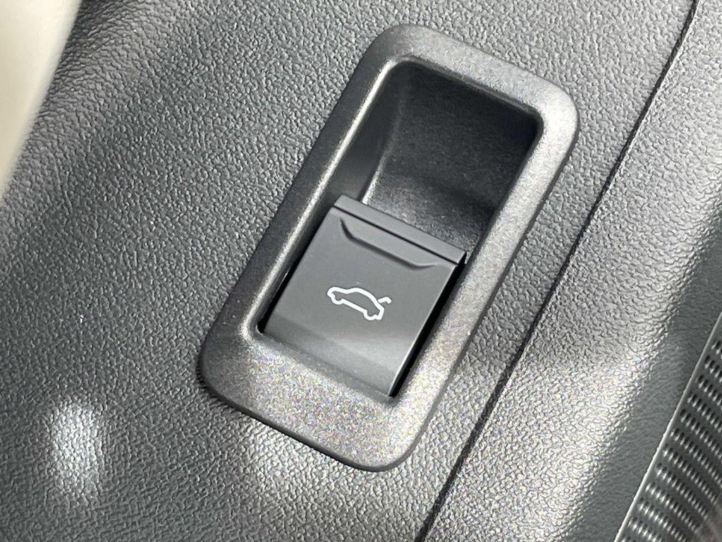 new 2025 Audi Q6 e-tron car, priced at $59,718