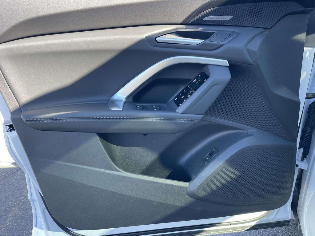 new 2025 Audi Q5 car, priced at $59,940