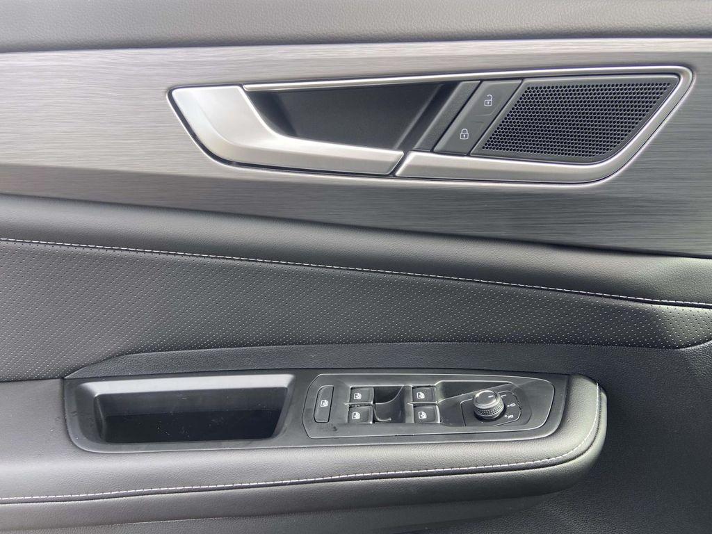 new 2026 Volkswagen Atlas Cross Sport car, priced at $46,444