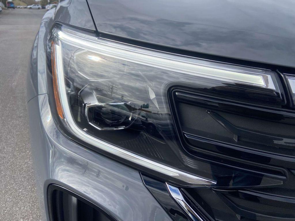 new 2026 Volkswagen Atlas Cross Sport car, priced at $46,444