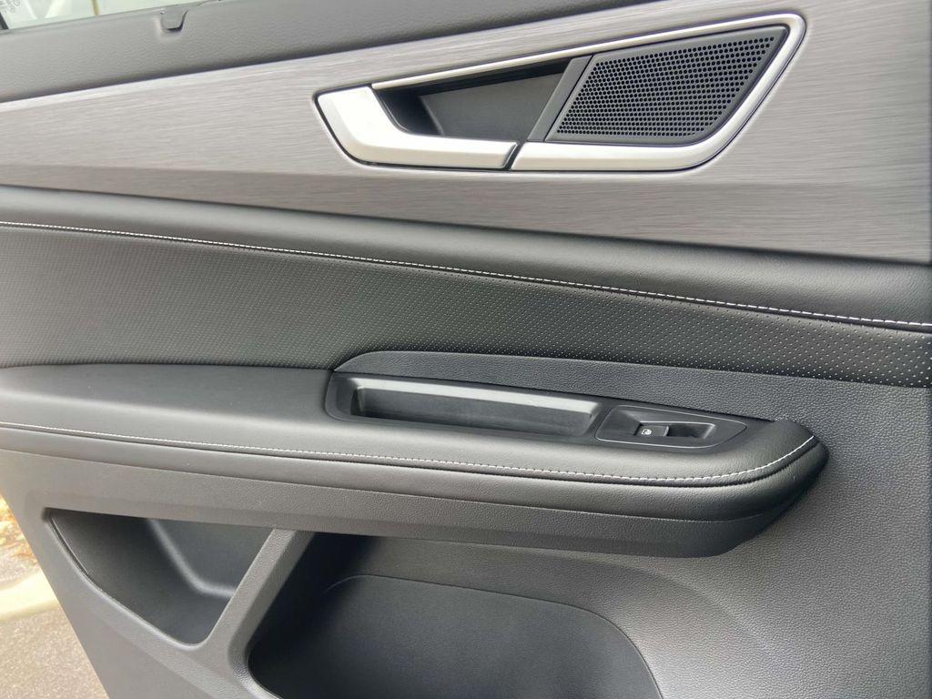 new 2026 Volkswagen Atlas Cross Sport car, priced at $46,444