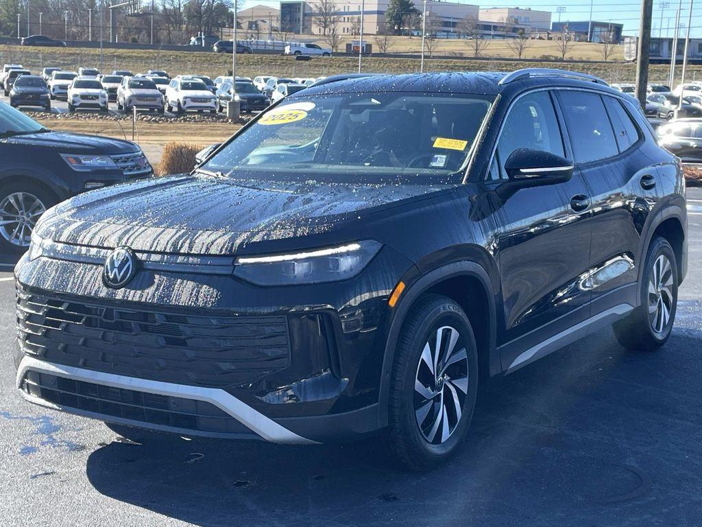 used 2025 Volkswagen Tiguan car, priced at $29,999