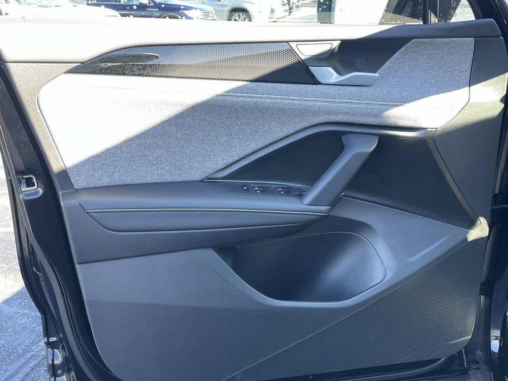 used 2025 Volkswagen Tiguan car, priced at $29,999