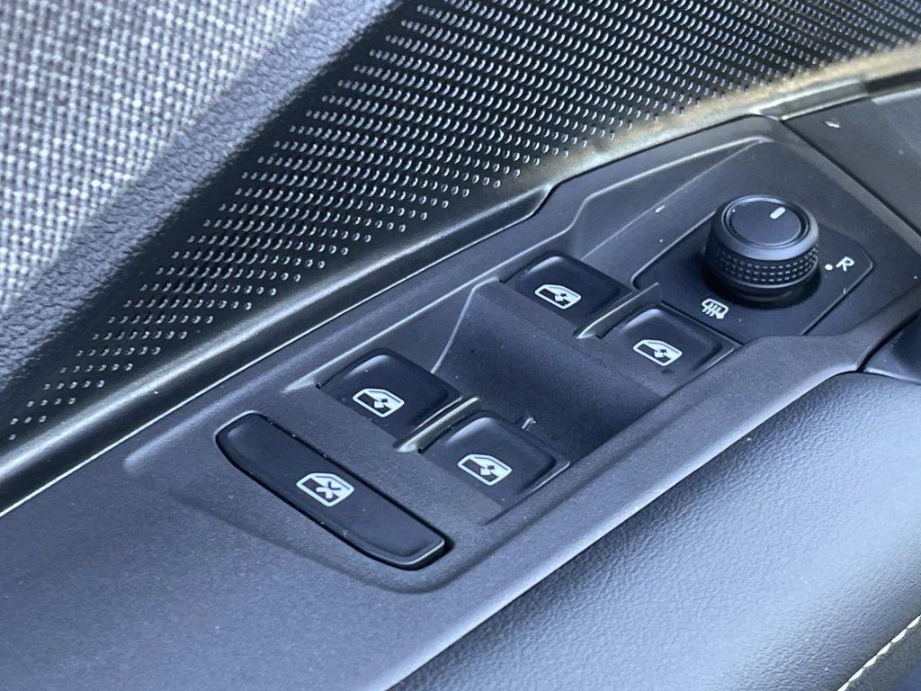 used 2025 Volkswagen Tiguan car, priced at $29,999