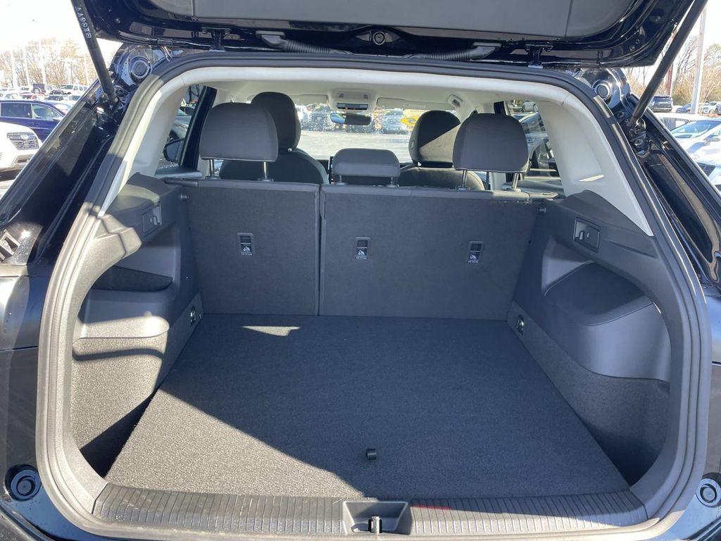 used 2025 Volkswagen Tiguan car, priced at $29,999