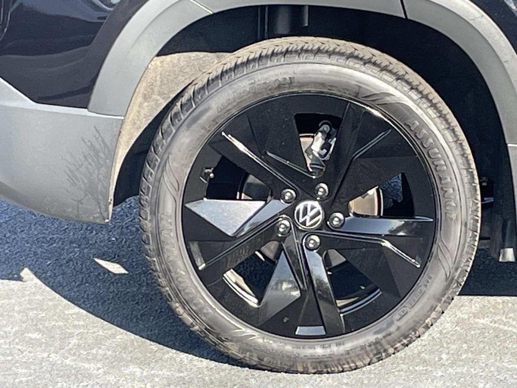 used 2025 Volkswagen Taos car, priced at $27,499