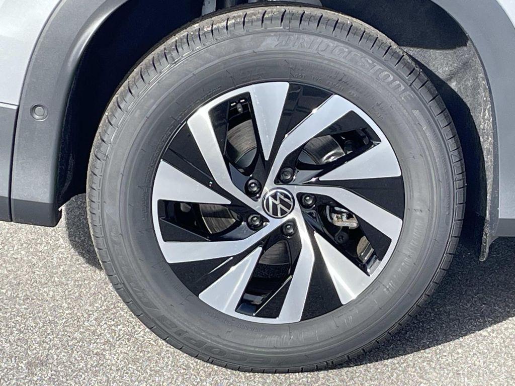 new 2026 Volkswagen Tiguan car, priced at $32,576