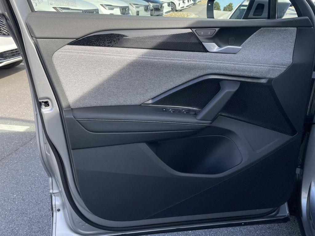 new 2026 Volkswagen Tiguan car, priced at $32,576