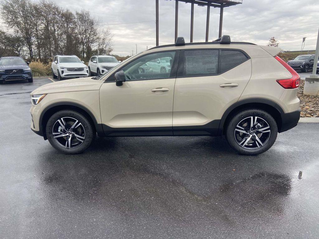 new 2026 Volvo XC40 car, priced at $47,065