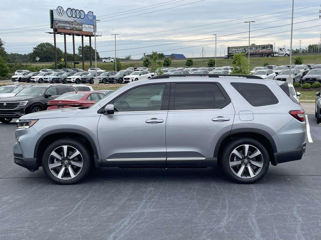 used 2025 Honda Pilot car, priced at $44,999