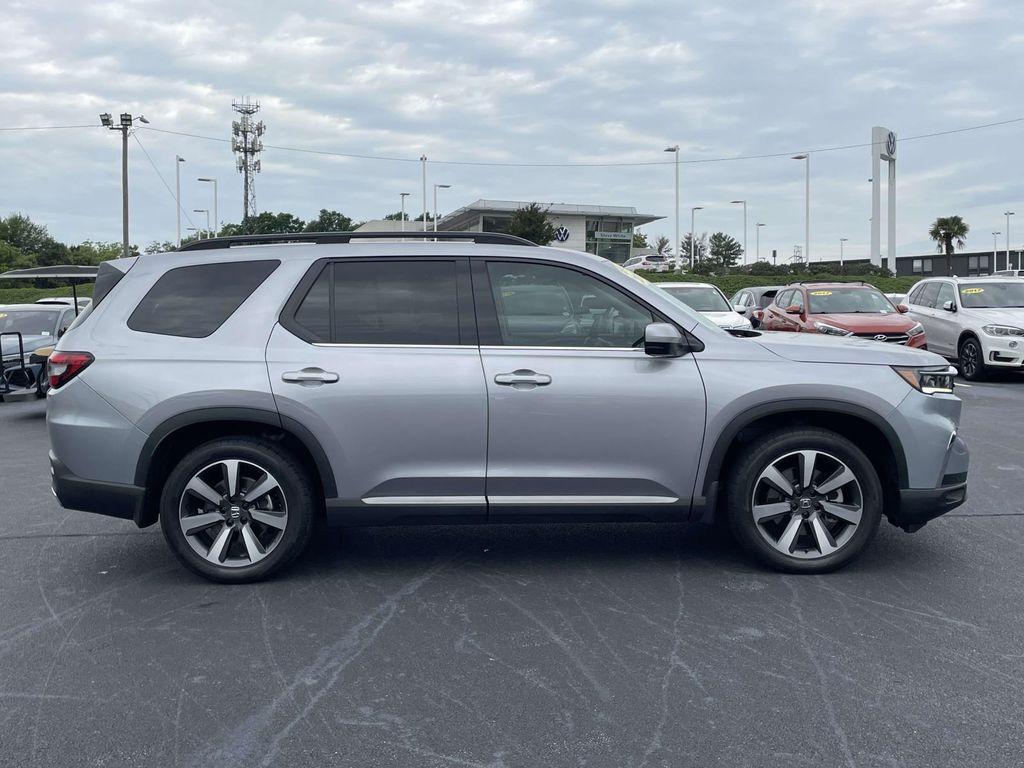 used 2025 Honda Pilot car, priced at $44,999