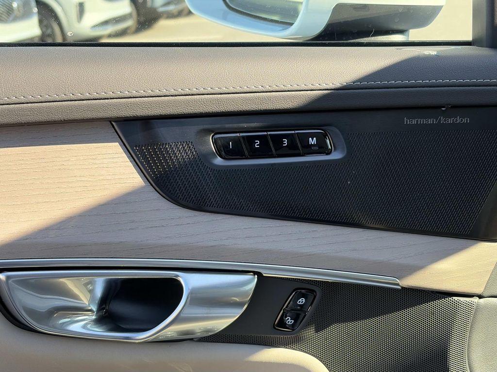 new 2026 Volvo XC90 Plug-In Hybrid car, priced at $80,945