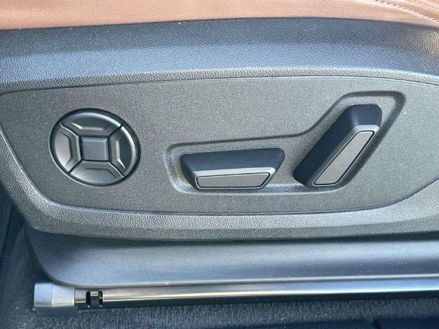 Audi Q3 view 18