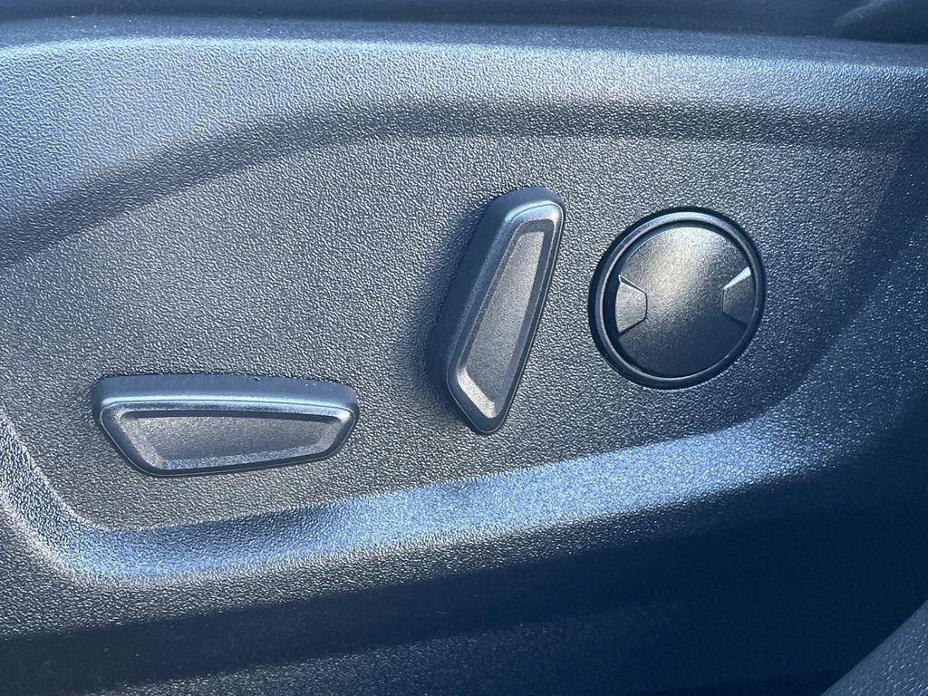 used 2024 Ford Edge car, priced at $22,499