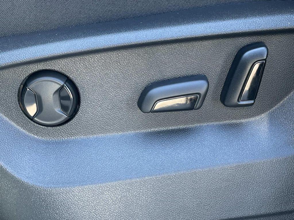 new 2026 Volkswagen Atlas car, priced at $49,043