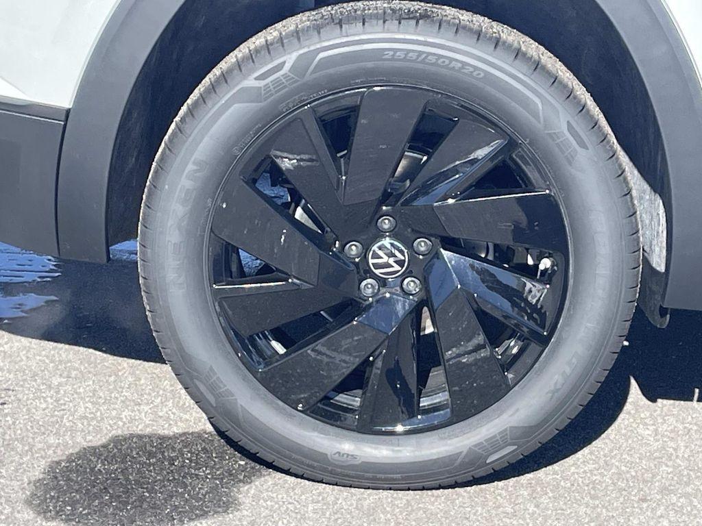 new 2026 Volkswagen Atlas car, priced at $49,043